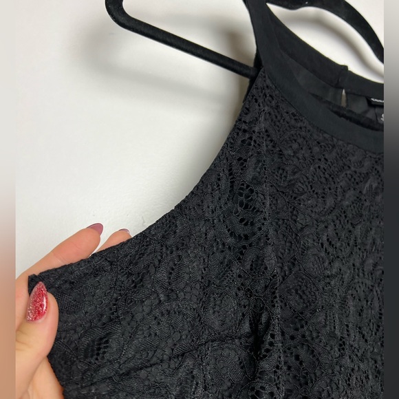 Tank Blouse with Lace - Picture 3 of 6